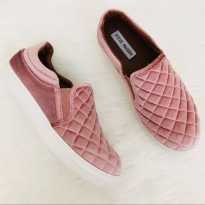 Steve Madden Elorra Mauve Quilted Velvet Slip on